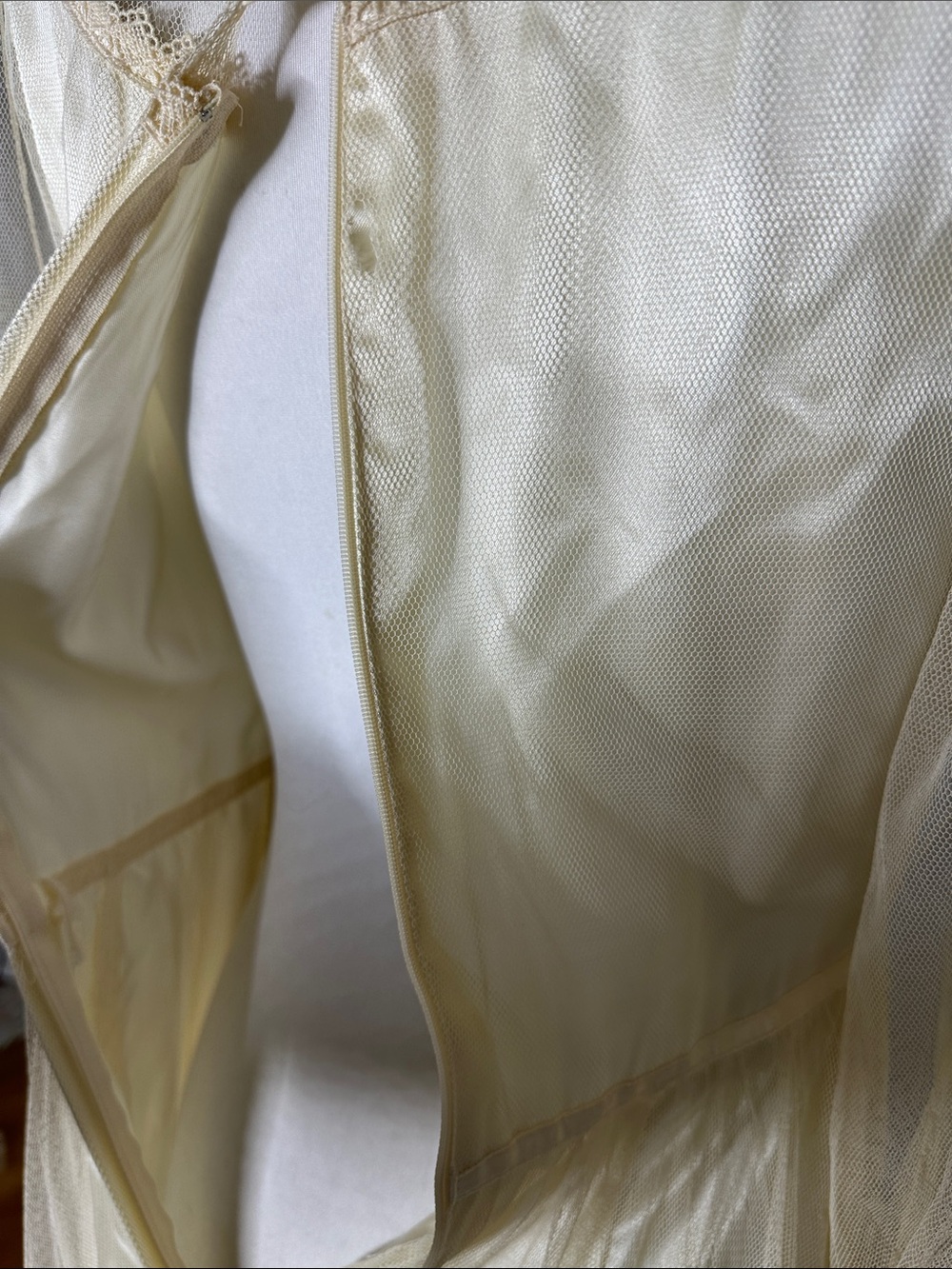 Vintage 1970s Gunne Sax Bridal Collection Cream Lace Victorian Wedding Dress - Picture 8 of 9